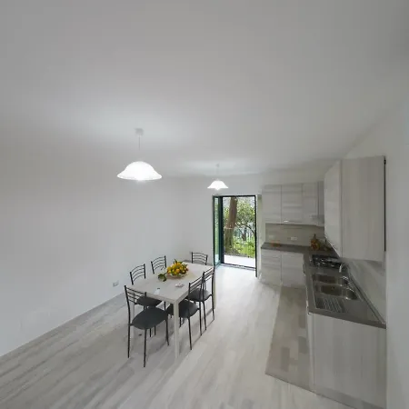 Realty Holidays - The Smile Of The Sun Bed & Breakfast *