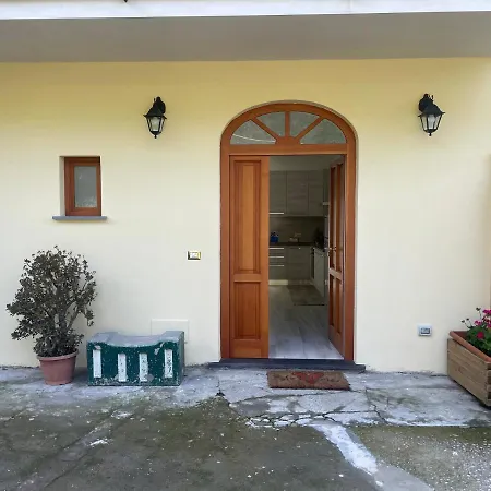 The Smile Of The Sun In Casarlano- Narrow Road To Access Only Oda ve Kahvaltı
